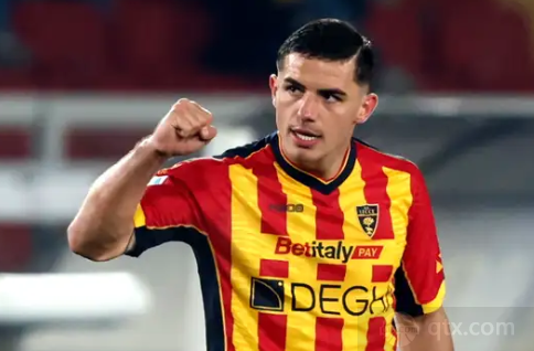 借其出色的 借其出色的